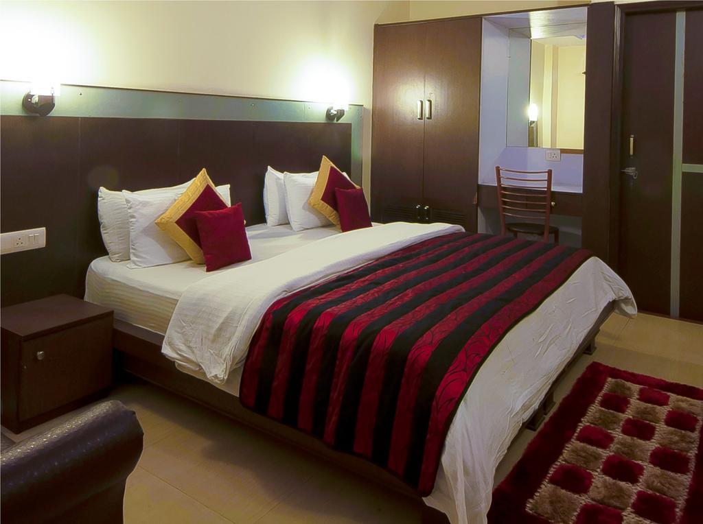 Airport Hotel Vishal Residency Nuova Delhi Esterno foto
