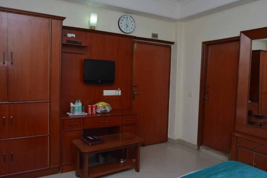 Airport Hotel Vishal Residency Nuova Delhi Esterno foto