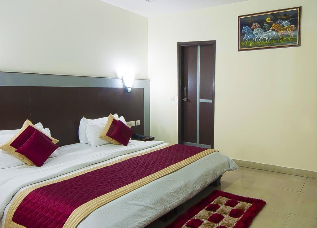 Airport Hotel Vishal Residency Nuova Delhi Esterno foto