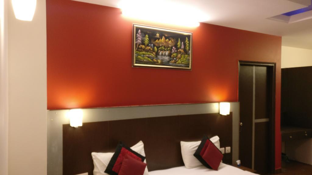 Airport Hotel Vishal Residency Nuova Delhi Esterno foto