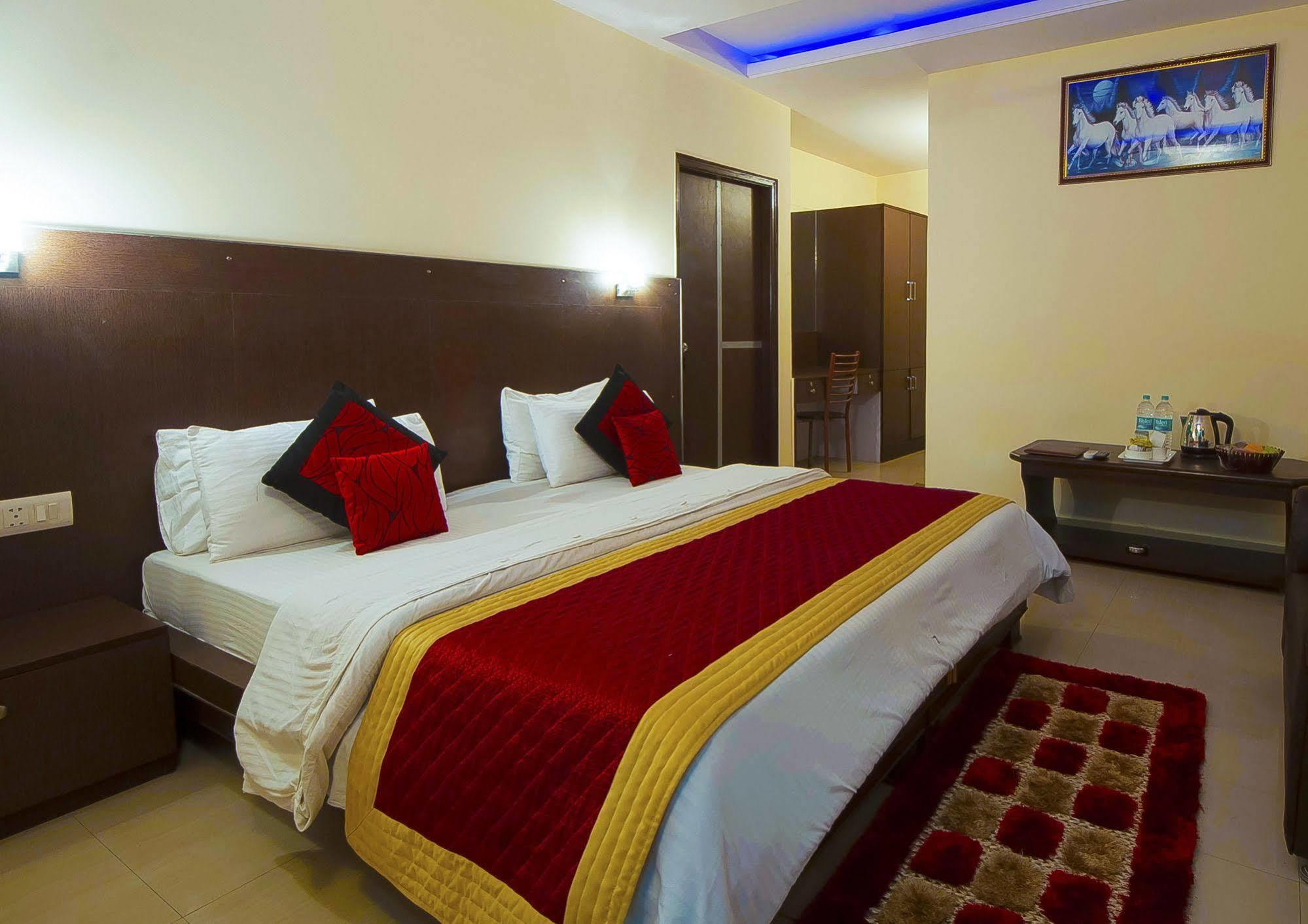 Airport Hotel Vishal Residency Nuova Delhi Esterno foto