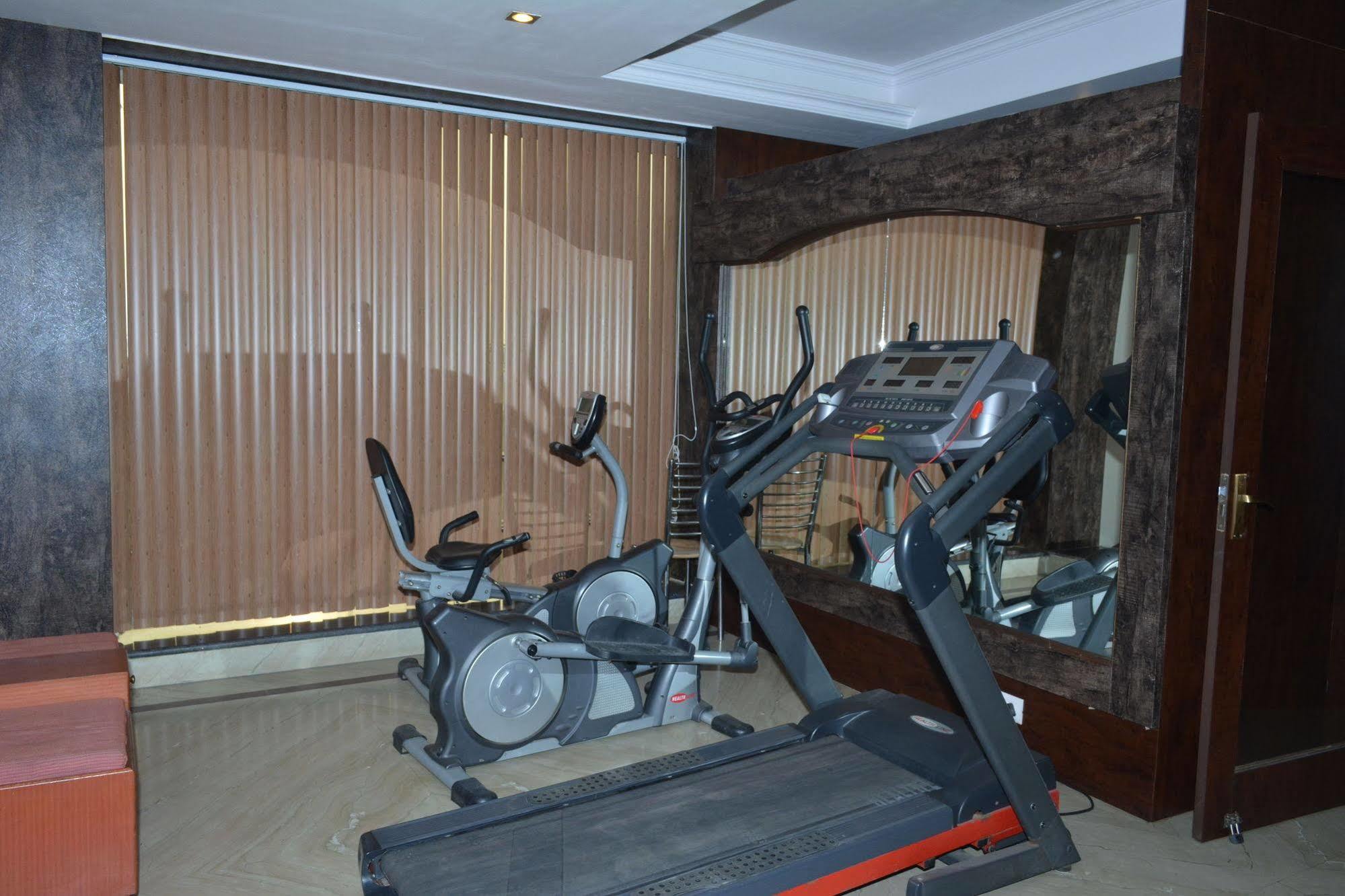 Airport Hotel Vishal Residency Nuova Delhi Esterno foto