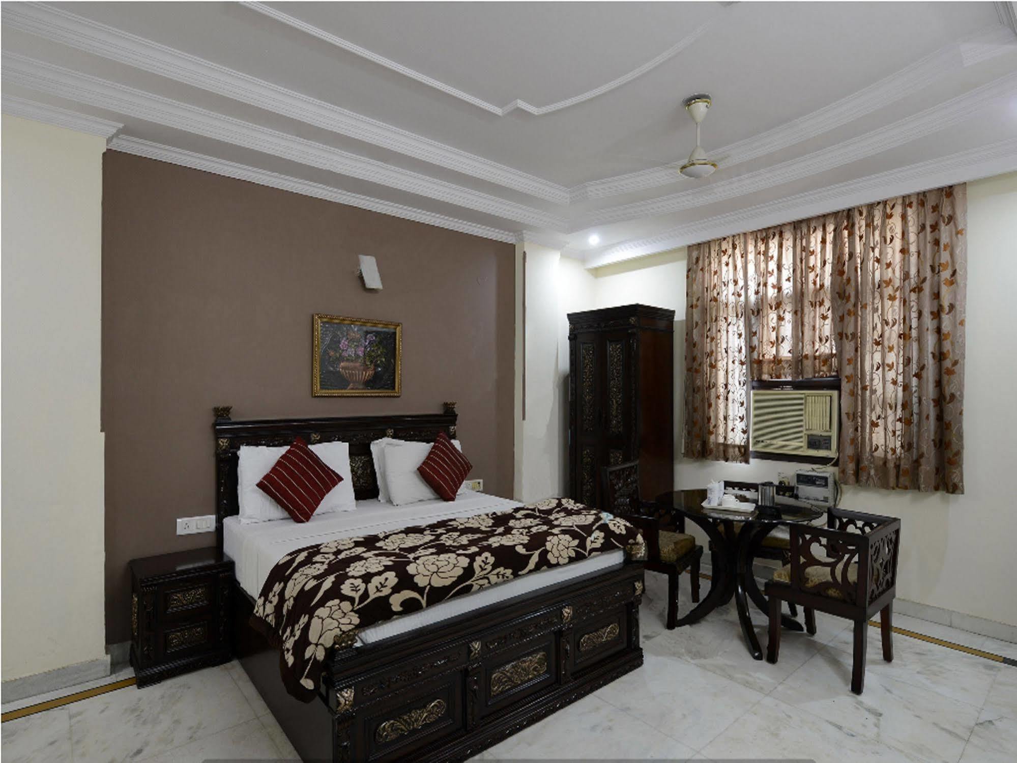Airport Hotel Vishal Residency Nuova Delhi Esterno foto