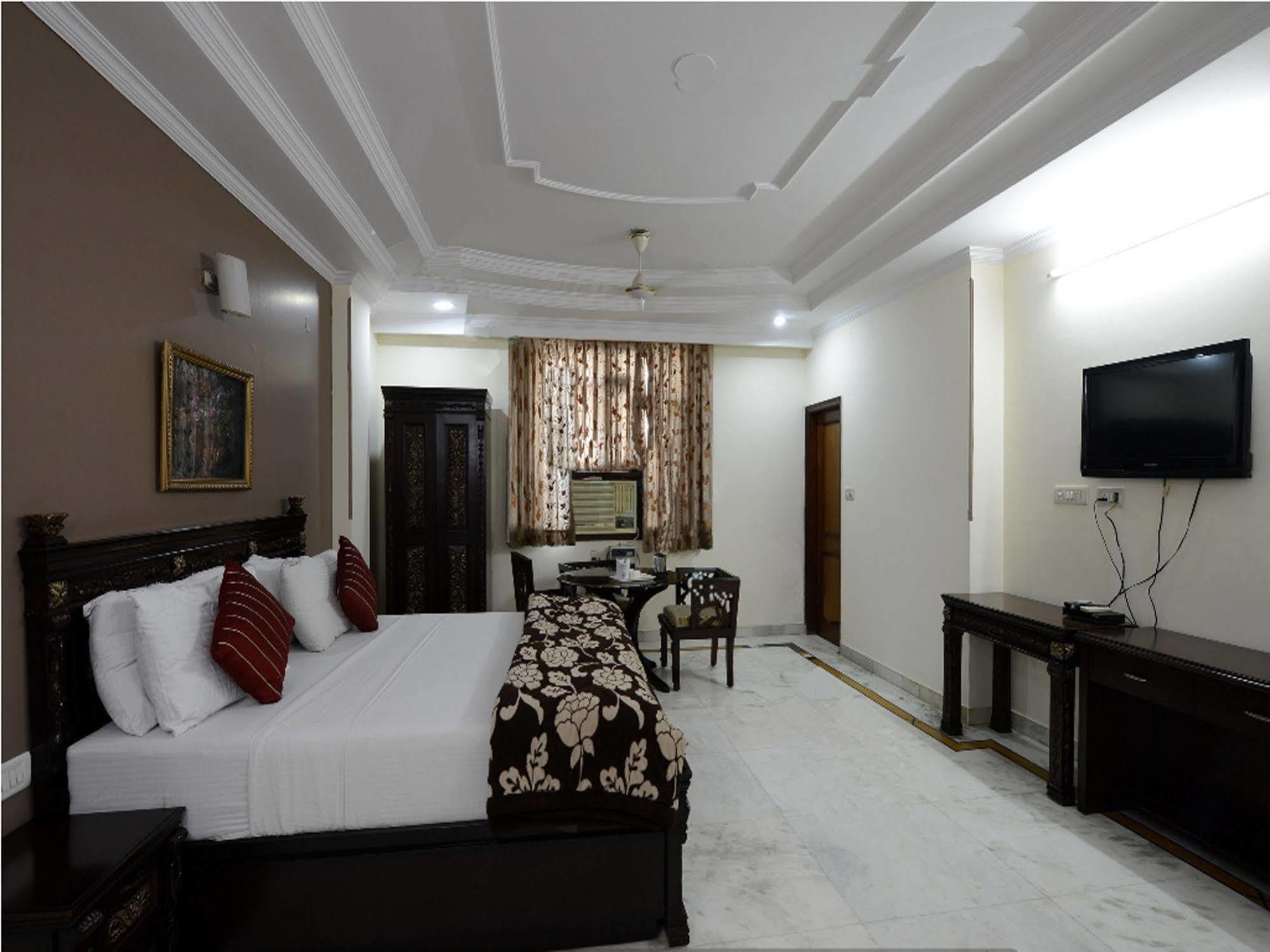 Airport Hotel Vishal Residency Nuova Delhi Esterno foto