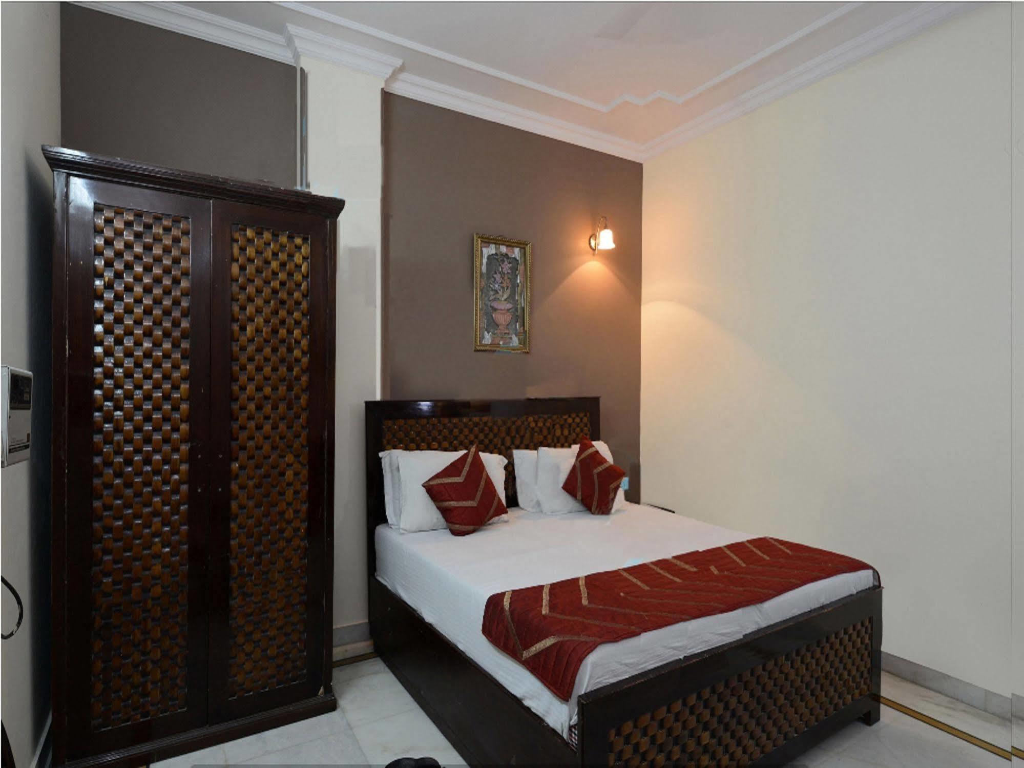 Airport Hotel Vishal Residency Nuova Delhi Esterno foto