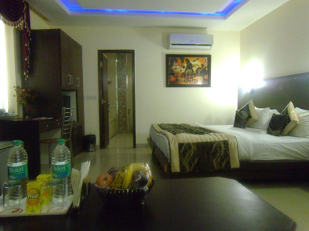 Airport Hotel Vishal Residency Nuova Delhi Esterno foto
